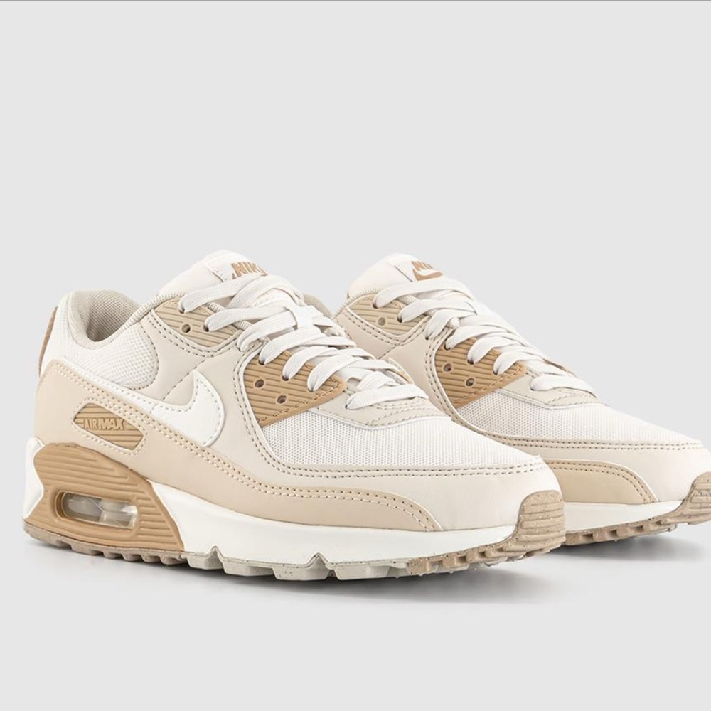 Nike Air Max 90 Sneakers